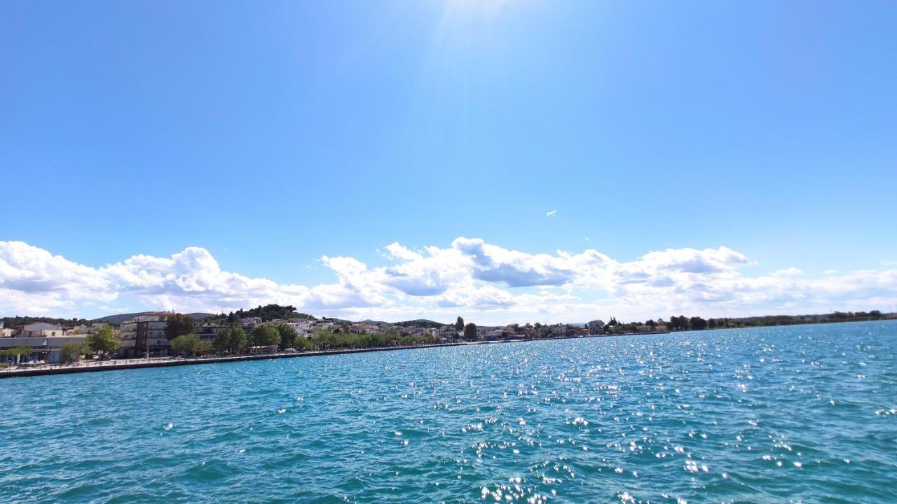 Beach Front Apartment Nea Palatia Экстерьер фото