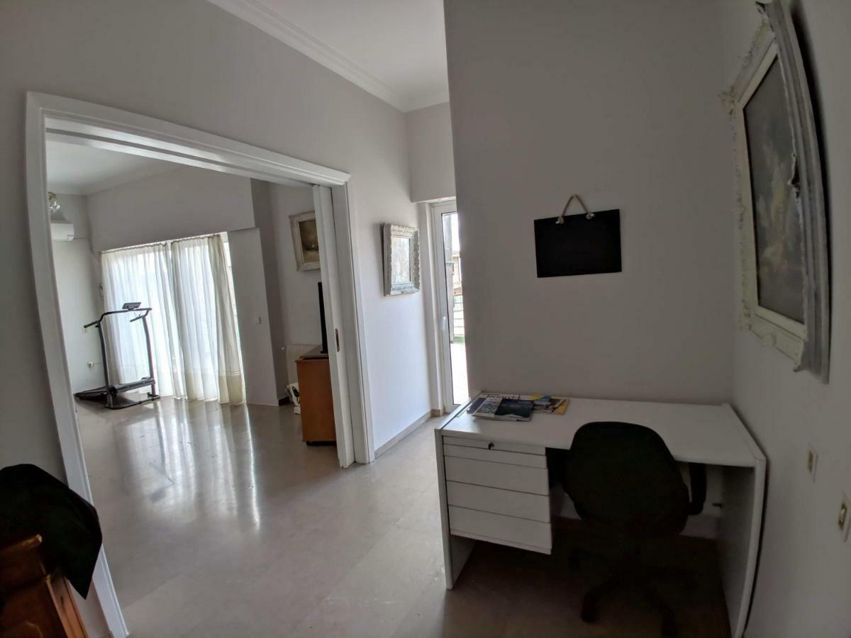 Beach Front Apartment Nea Palatia Экстерьер фото